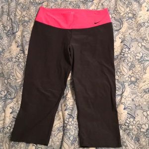 Nike Workout Cropped Leggings